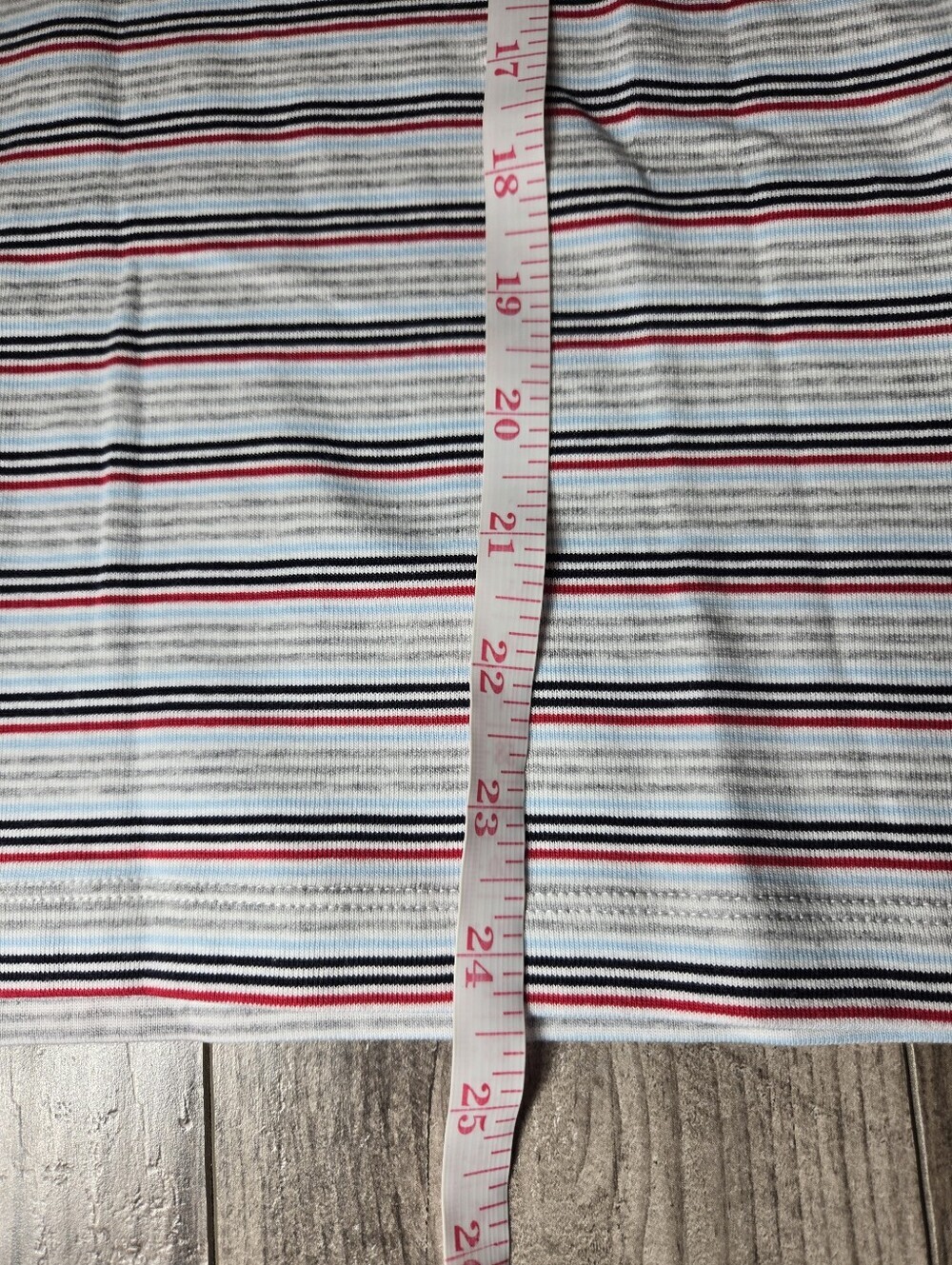 NWT Tommy Hilfiger Women's Striped V-Neck Tee T-Shirt Gray Blue Red White Medium - Picture 7 of 16